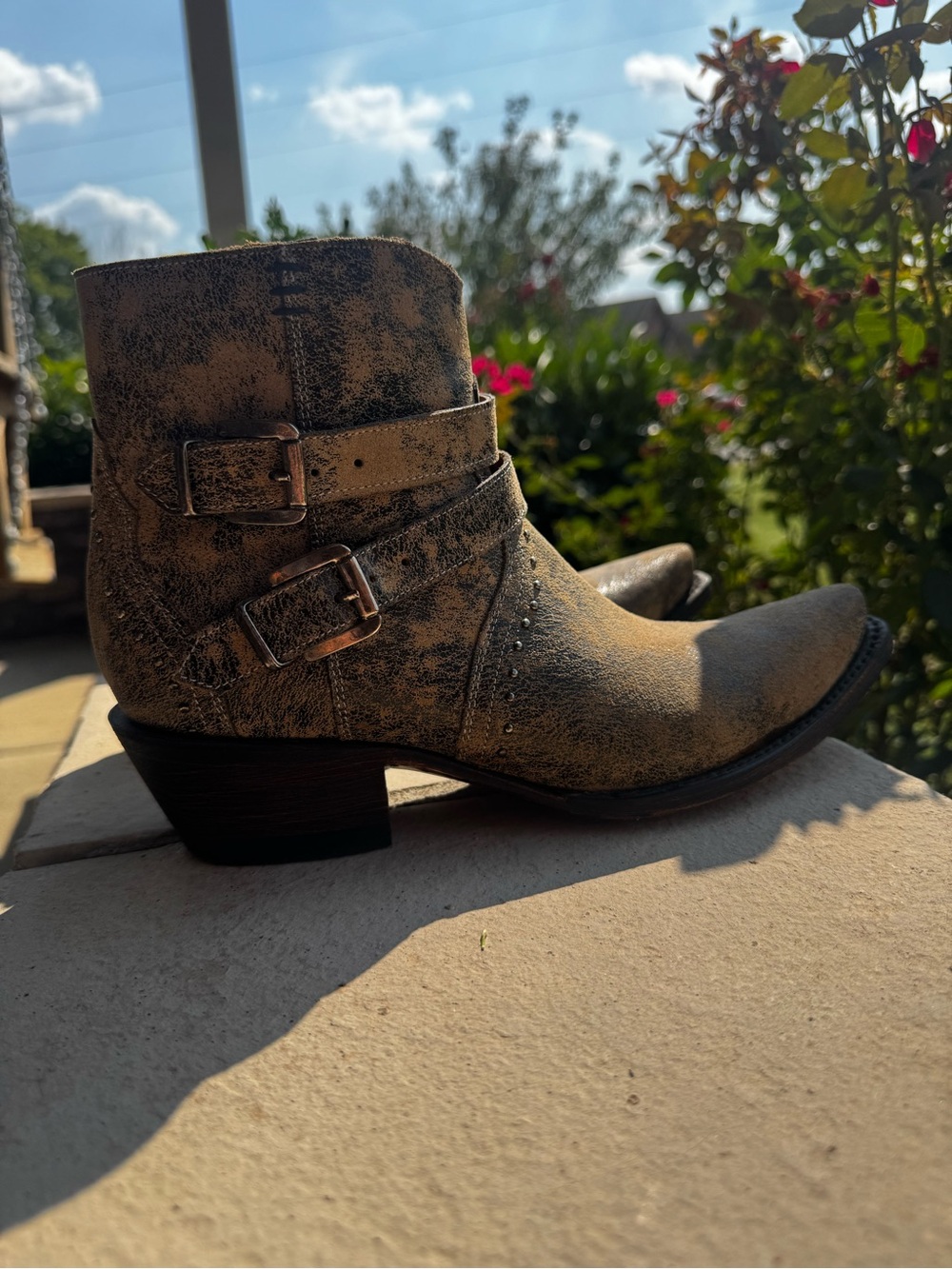 Women’s Lucchese Rebel Moto Ankle Boots Size 8 Distressed Leather Buckle Western